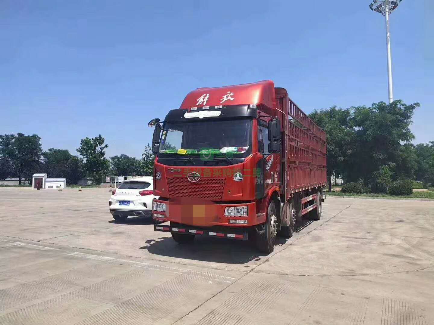 出售一台国五排放解放j6货车77米高栏240马力