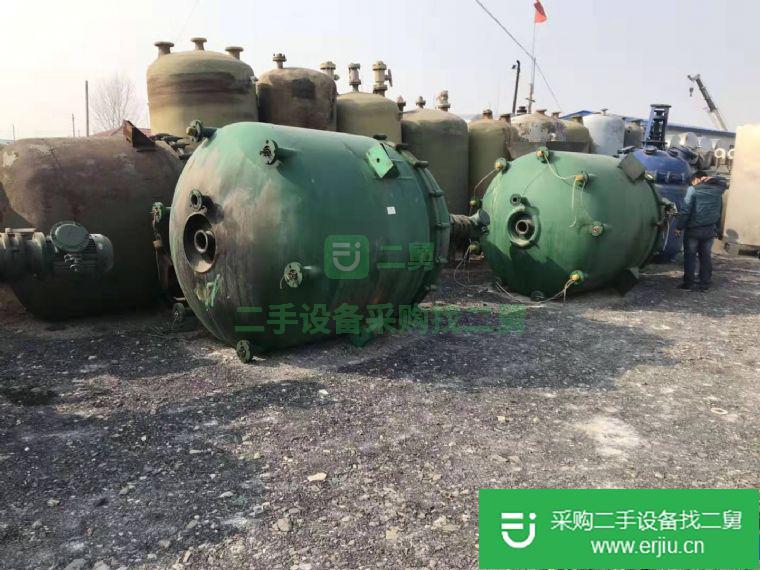 山東濟寧出售九成新的二手3000L電加熱搪瓷反應(yīng)釜