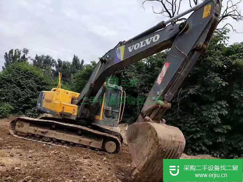 新疆出售二手沃爾沃 EC210CL 挖掘機