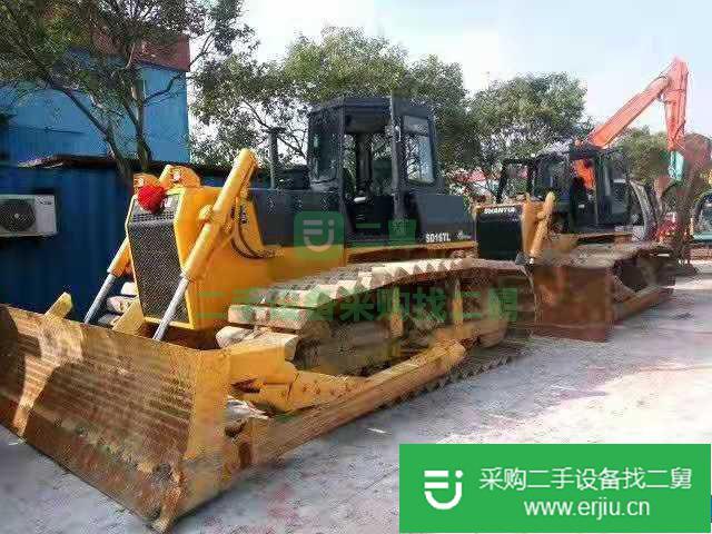 出售推土機