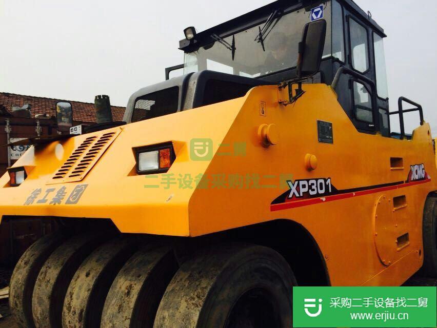 出售二手壓路機 (9成新膠輪震動壓路機)