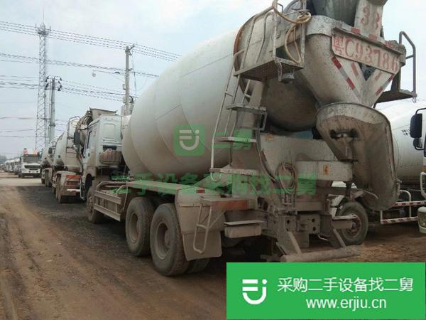 出售攪拌車(chē)混凝土攪拌車(chē)，水泥攪拌車(chē)