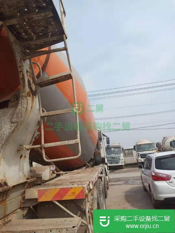出售二手豪沃攪拌罐車