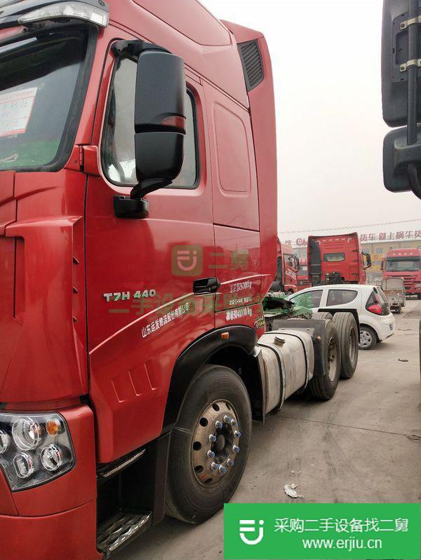 出售二手15年豪沃T7-440馬力牽引車