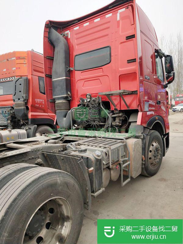 出售二手15年豪沃T7-440馬力牽引車