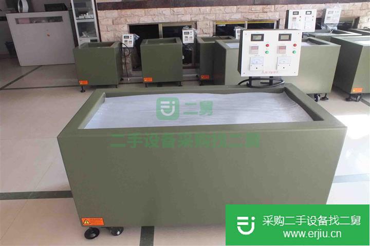 出售158廠加工件去毛刺研磨炮灰機器設備