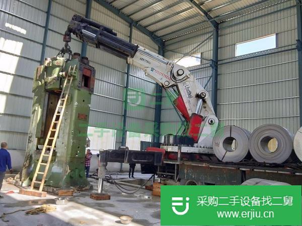 出售二手100噸自帶吊車