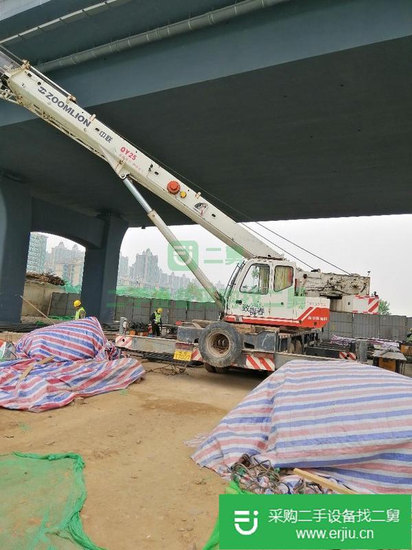 出售二手中聯25噸吊車