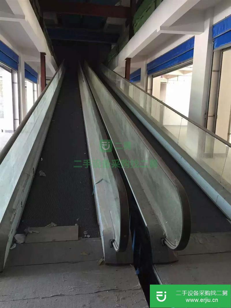 出售4臺自動人行電梯