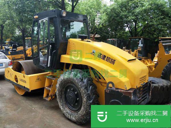 二手8噸振動(dòng)壓路機(jī)