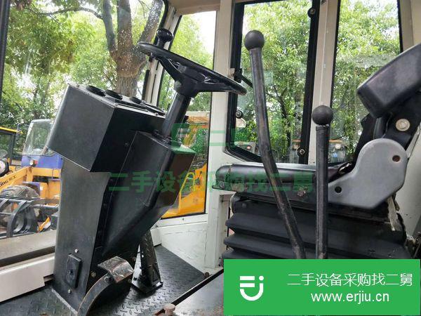 二手8噸振動(dòng)壓路機(jī)