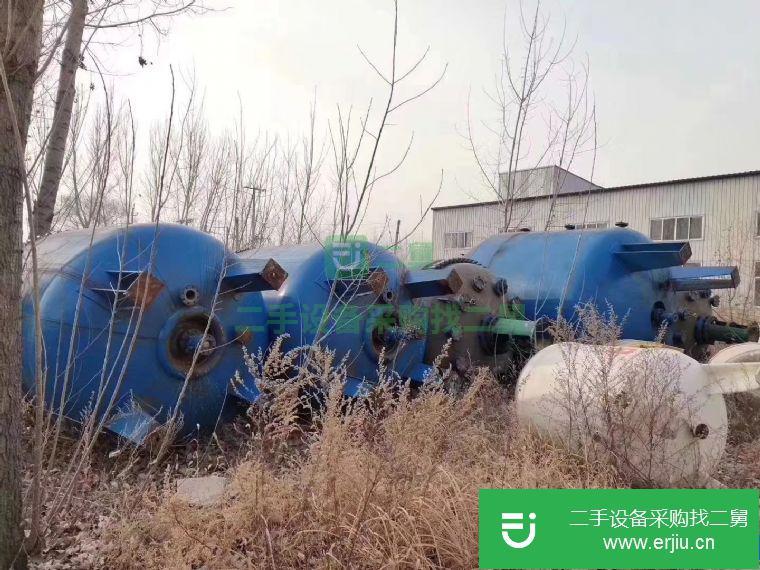 出售十立方搪瓷反應釜九成新的設備