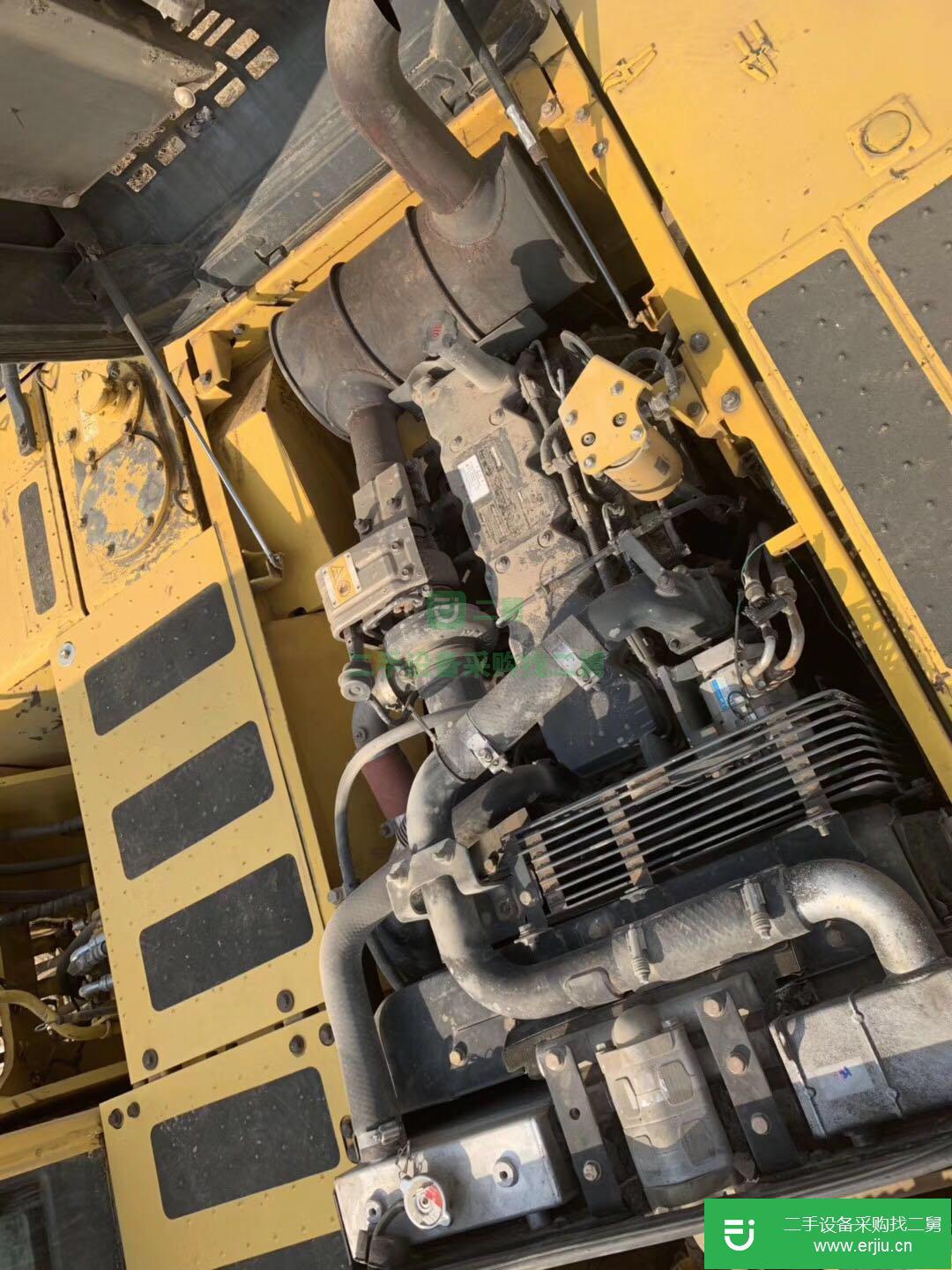 出售二手小松 PC240LC-8 挖掘機