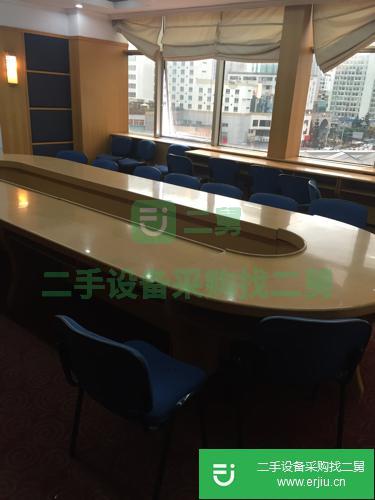 出售酒店床 凳子沙發桌椅。