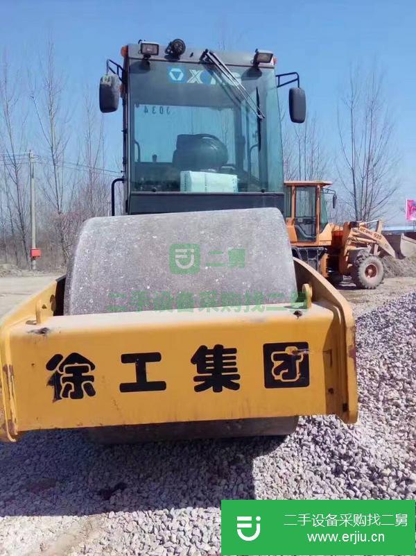 二手膠輪振動壓路機
