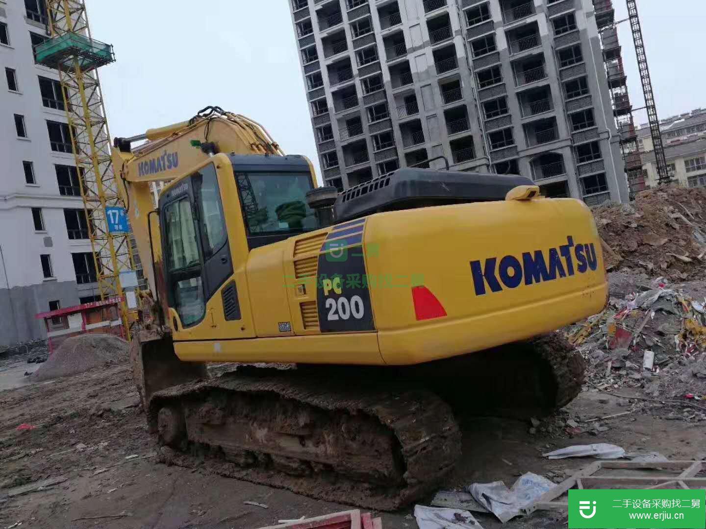 出售二手小松PC200LC-8-600mm-track 挖掘機