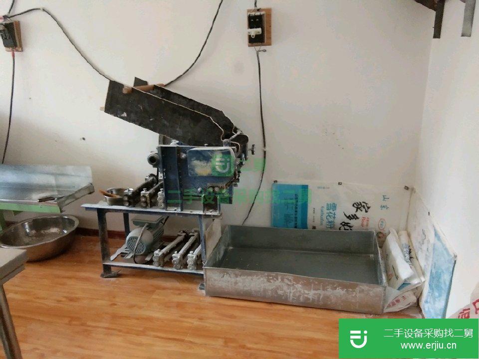 出售壓面機和面機掃皮機切面機一套