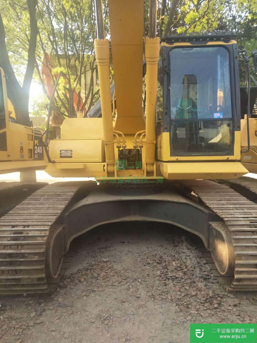 出售二手小松 PC210-8-600mm-track 挖掘機