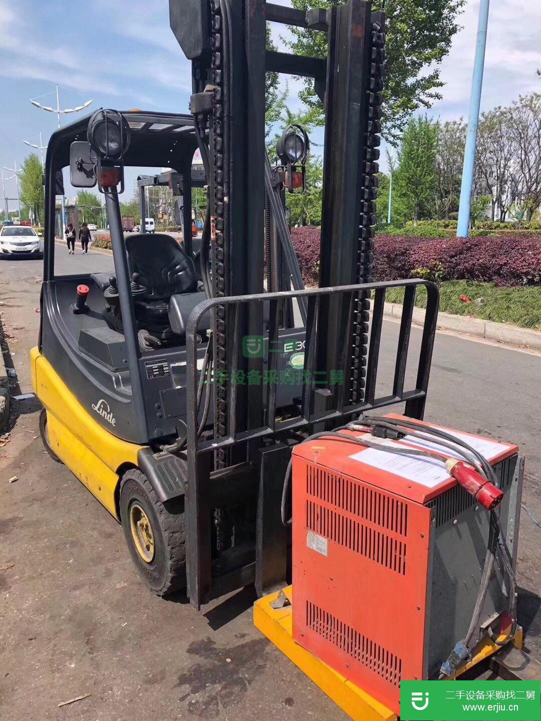 出售二手1.5噸三輪電動叉車