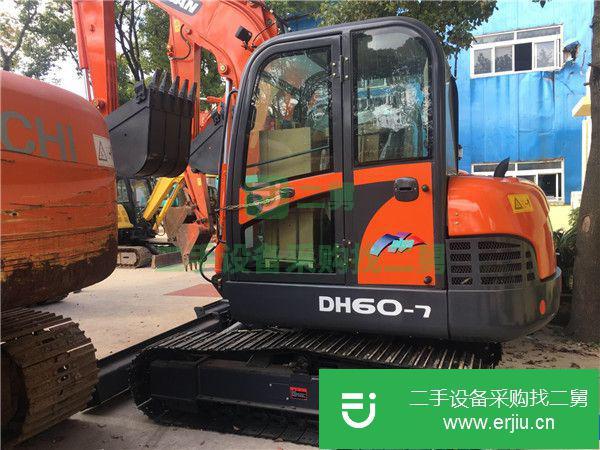 出售二手小型挖土機(jī)