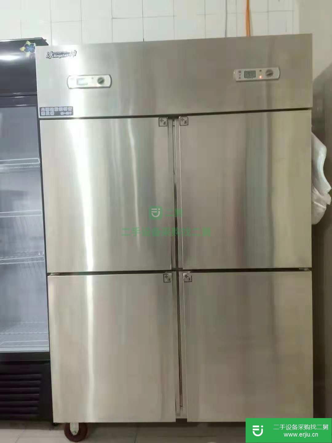 出售整套廚房設(shè)備