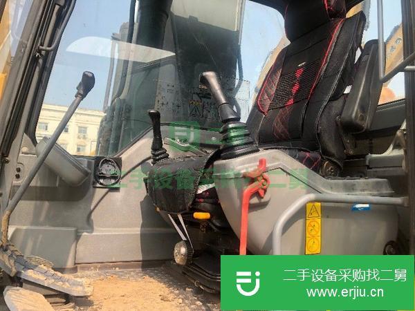 出售二手沃爾沃210B挖掘機