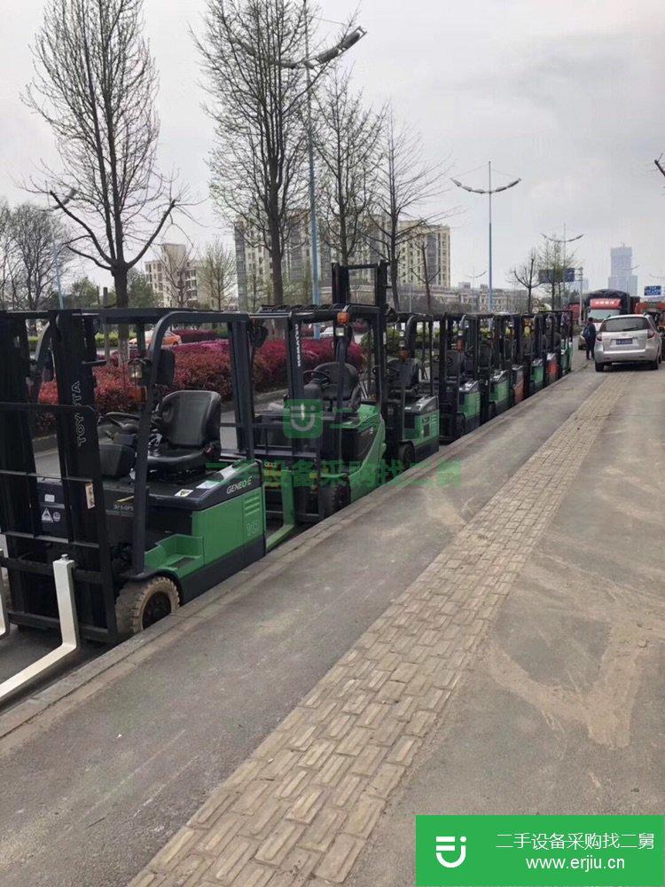 出售二手電動叉車豐田1.5噸小體積電瓶叉車狹窄倉庫專用