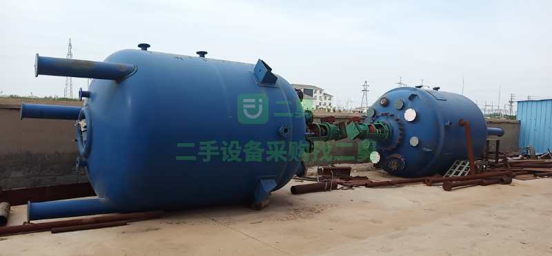 二手九成九10噸搪瓷反應釜低價處理