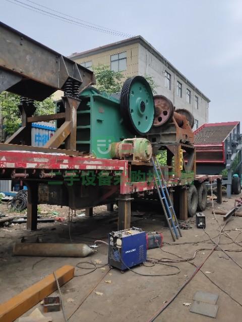 礦山設備移動破碎機