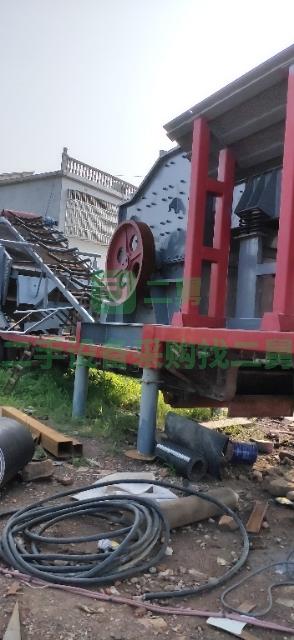 礦山設備移動破碎機
