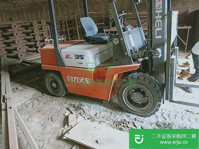 轉(zhuǎn)讓一臺(tái)3.5噸二手叉車