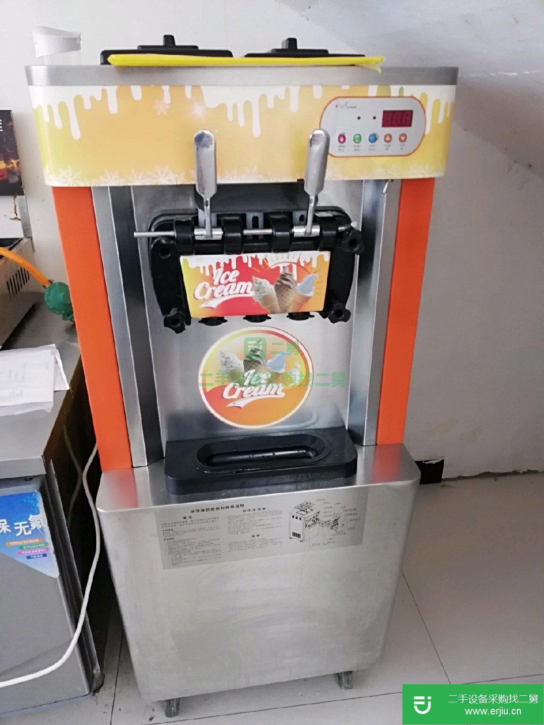 二手8成新冰淇淋機轉(zhuǎn)讓送1.5m冰淇淋模型