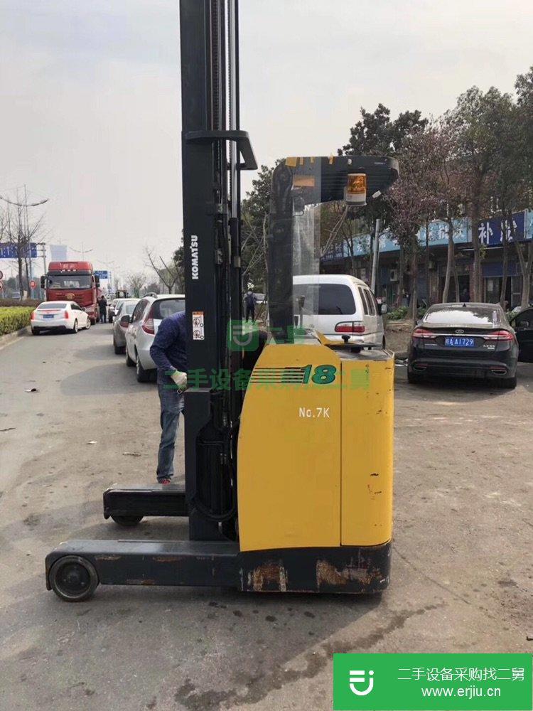 二手小松1.8噸前移式電動叉車，八成新舉高5米