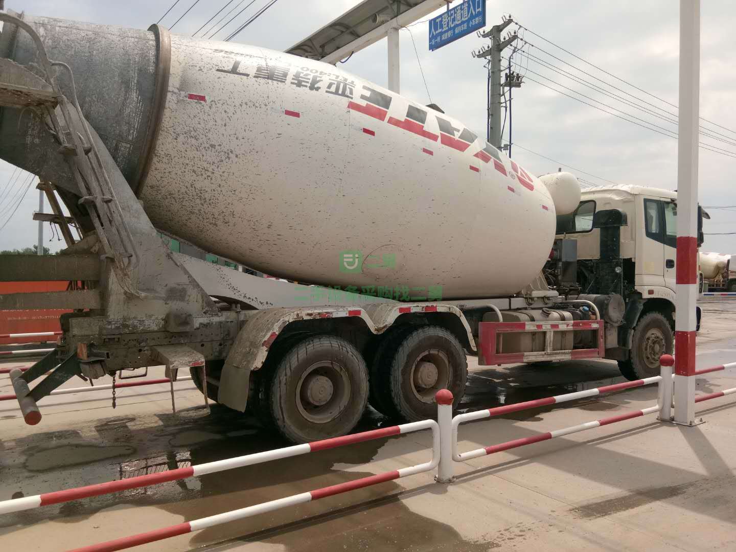 二手歐曼大14方攪拌車8成新山東省濟寧市