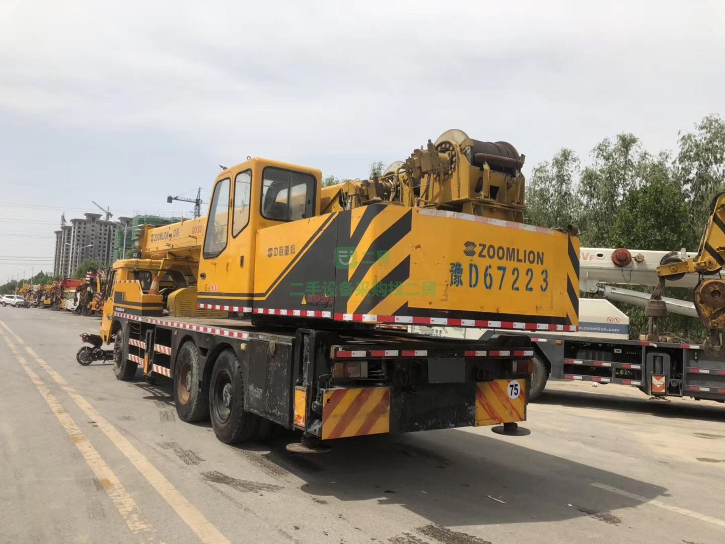 中聯(lián)25吊車(chē)