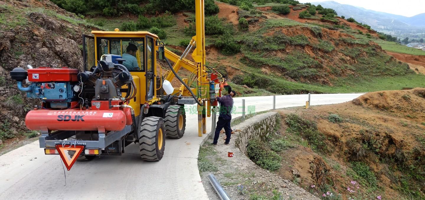 9成新公路護欄打樁機330打樁機330公路護欄打樁機涼山彝族
