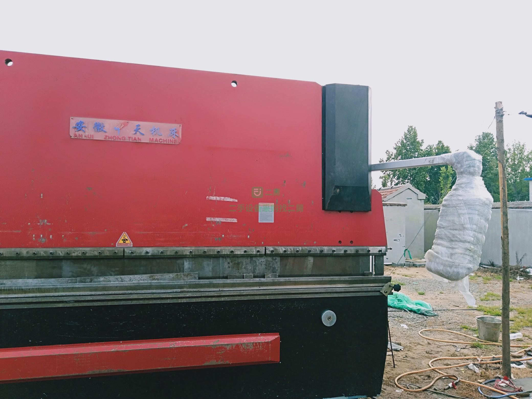 9成新電液數(shù)控折彎機(jī)安徽中天數(shù)控電液3+1軸100*4100