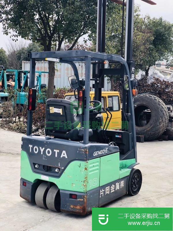二手豐田4米電瓶叉車出售 進(jìn)口4米電動(dòng)叉車出售