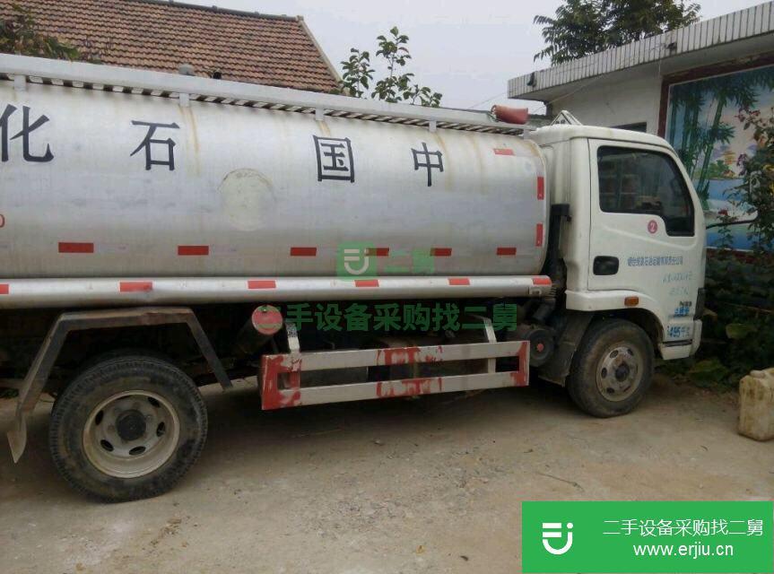 山東煙臺出售二手的三個大油罐