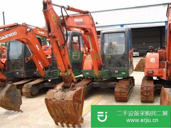 轉讓二手國產小型挖機,二手國產微型挖掘機