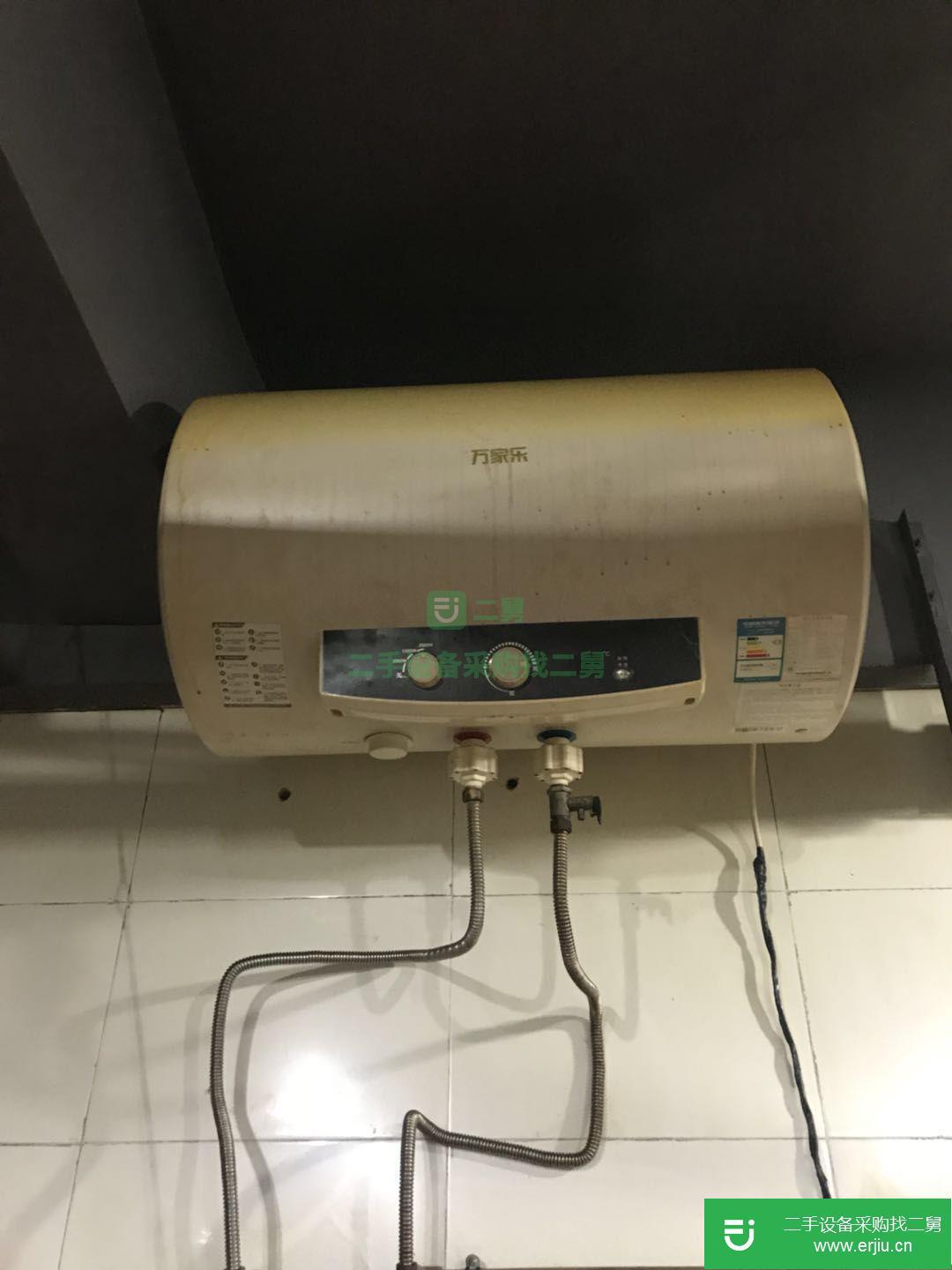 8成新的廚具設備及桌椅