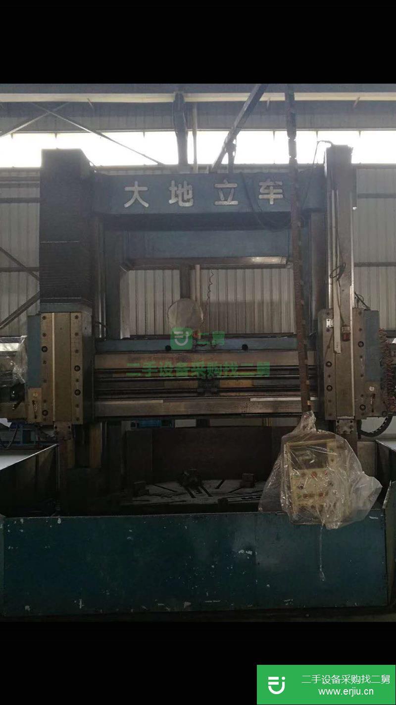 出售大連C5225數(shù)顯立車