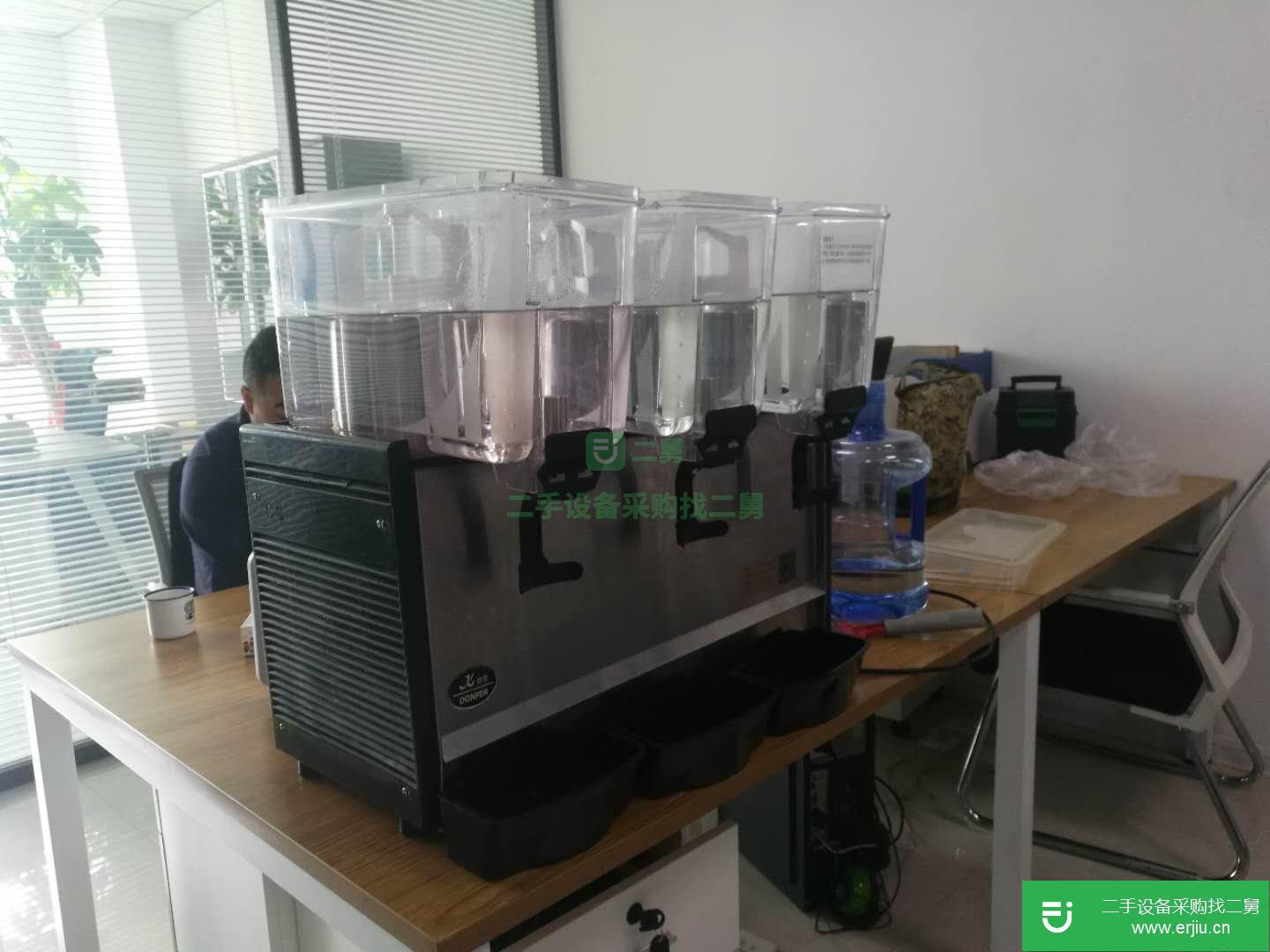 東貝三缸冷熱飲料機