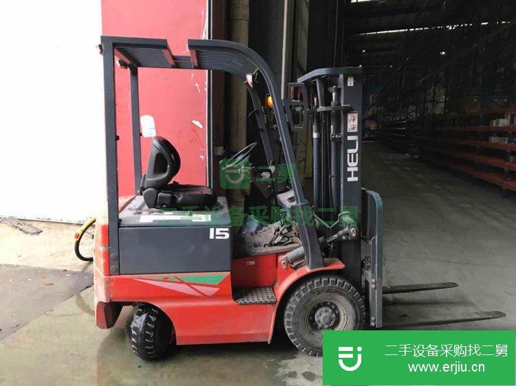 轉(zhuǎn)讓2噸合力電動(dòng)叉車，17年購(gòu)買原裝電池續(xù)航5小時(shí)