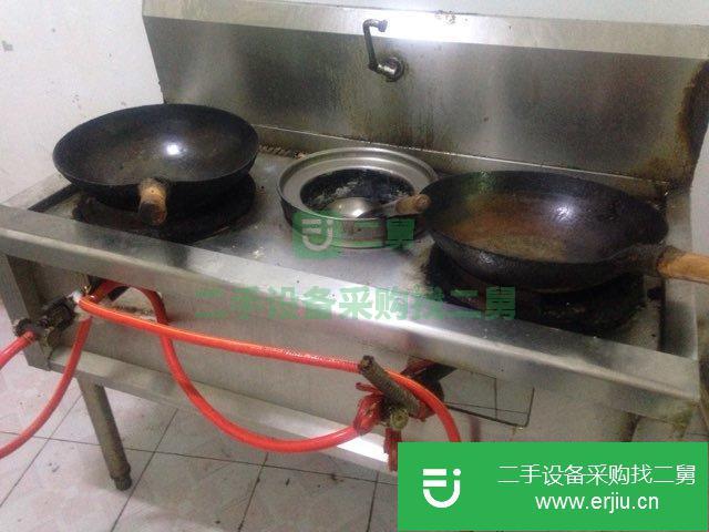 出售二手灶臺8成新帶2灶。高壓鍋風機