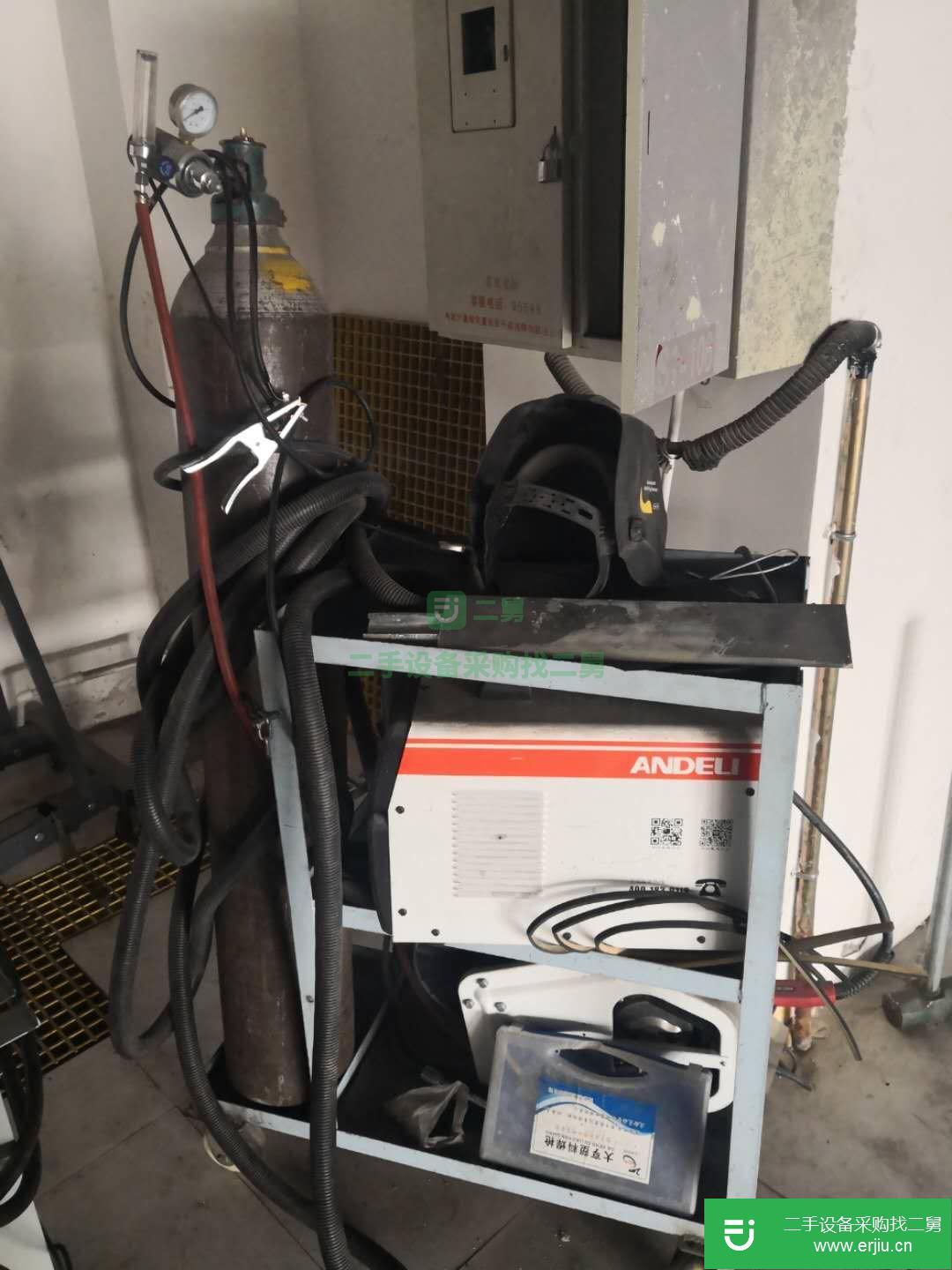 幾乎全新二氧化碳保護焊機