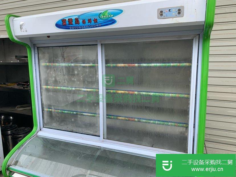 出售各色大小家電，廚房用具，餐廳用具。