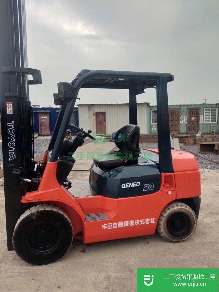 低價轉讓一臺3噸柴油叉車，原版原樣，證件齊全