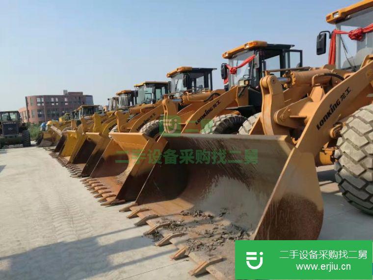 轉(zhuǎn)讓:低價(jià)處理龍工855B和柳工50CN兩臺(tái)裝載機(jī)