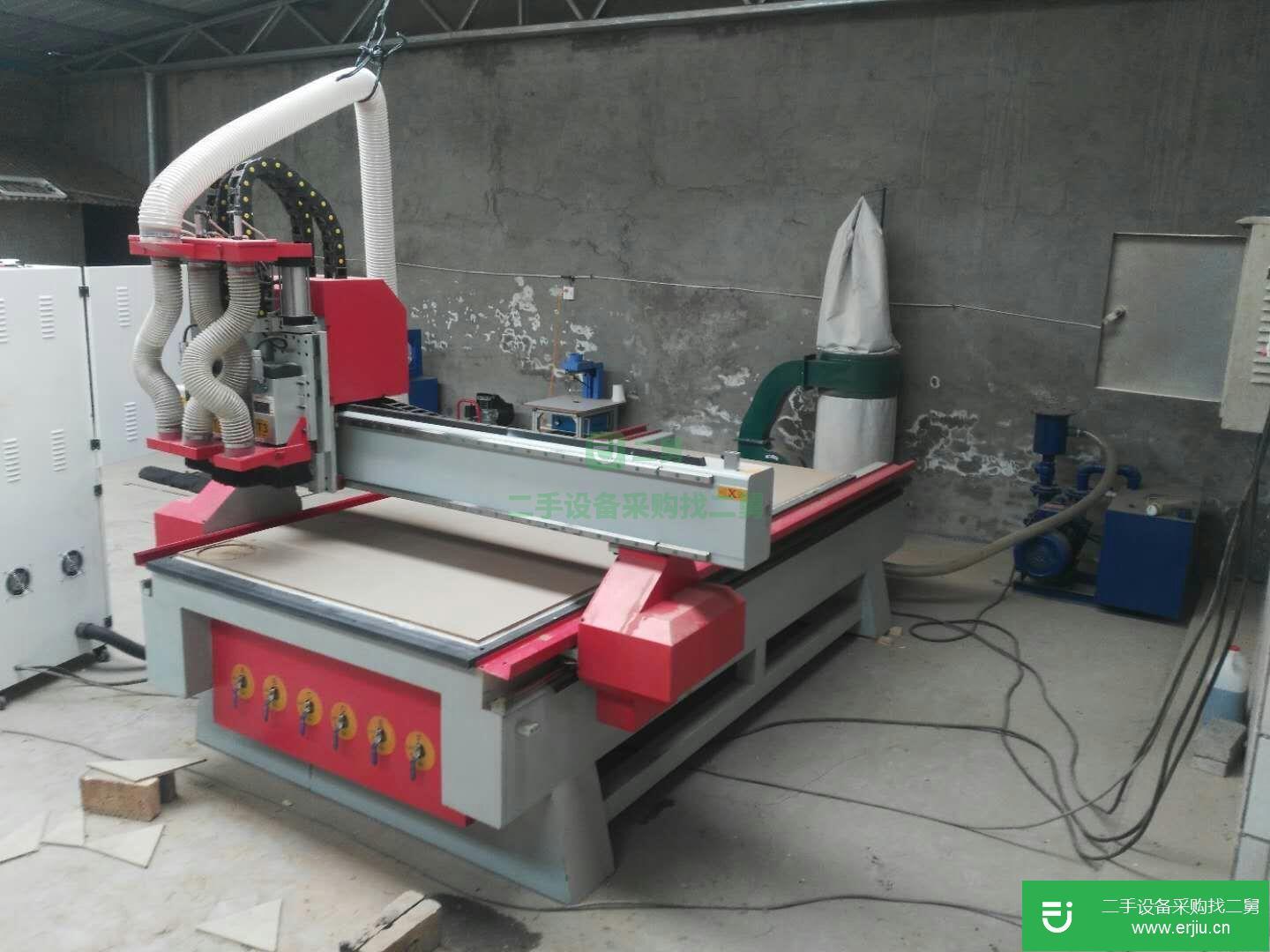 出售二手三工序雕刻機，雙工位吸塑機